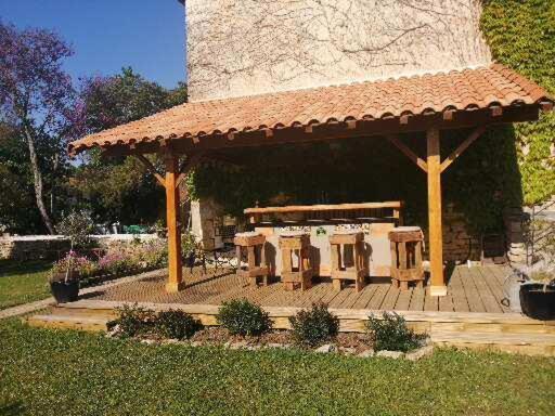 Traditional Stone Cottage Condac Экстерьер фото